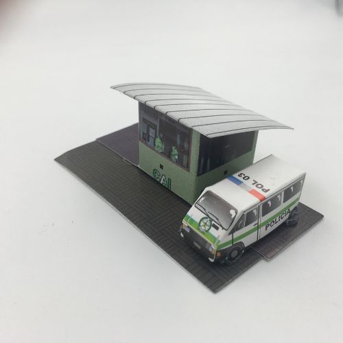 Cai de policia con carro para maqueta