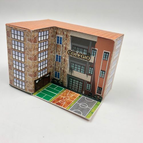 Colegio para maquetas con canchas de deporte