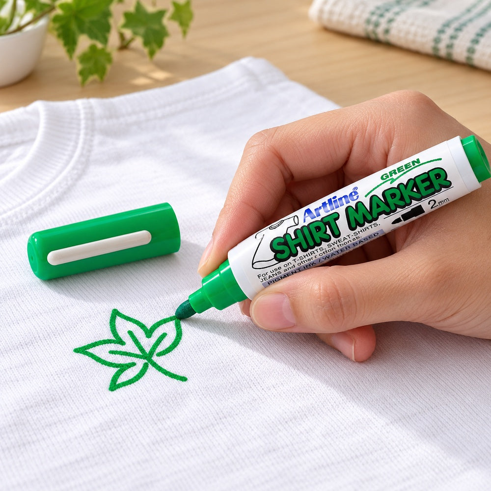 Ejemplo ilustrativo de uso de Marcador Textil Artline Shirt Marker 2 mm EKT-2 Verde Antioquia por Unidad