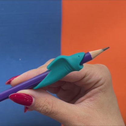 Ejemplo de uso: guía Maped Kidy Learn sobre lápiz para escritura; imagen ilustrativa.