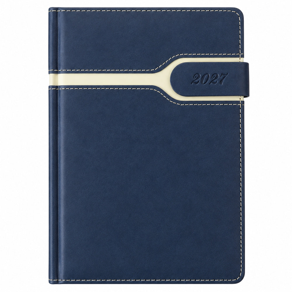 Agenda Diver Class DC/67 2027, SKU 40083-1: cubierta azul con franja clara. Imagen retocada sobre blanco; cierre oculto por papeles reconstruido con referencia del mismo modelo.