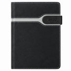 Agenda Diver Class DC/67 2027, SKU 40083-1: cubierta negra con franja clara. Imagen retocada sobre blanco retirando plástico y papeles protectores con apoyo de una referencia del mismo modelo.