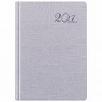 Agenda Diver Class DC/62 2027, SKU 40092-1: cubierta lila pastel con relieve y texto 2027 AGENDA. Fotografía retocada sobre blanco sin envoltorio.