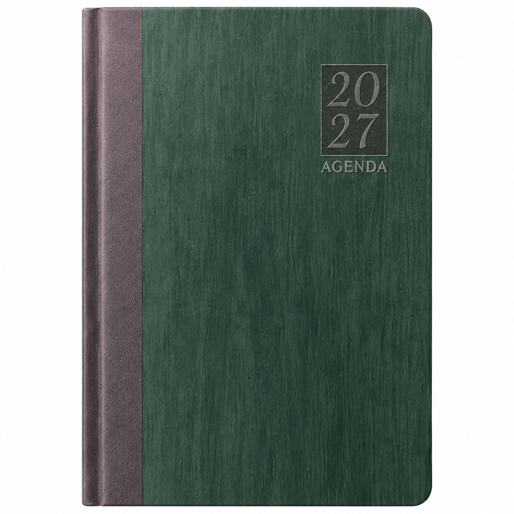 Agenda Diver Class DC/65 2027, SKU 40092-4: cubierta verde con lomo contrastante, con panel 20/27 y palabra AGENDA. Fotografía retocada sobre blanco sin envoltorio.