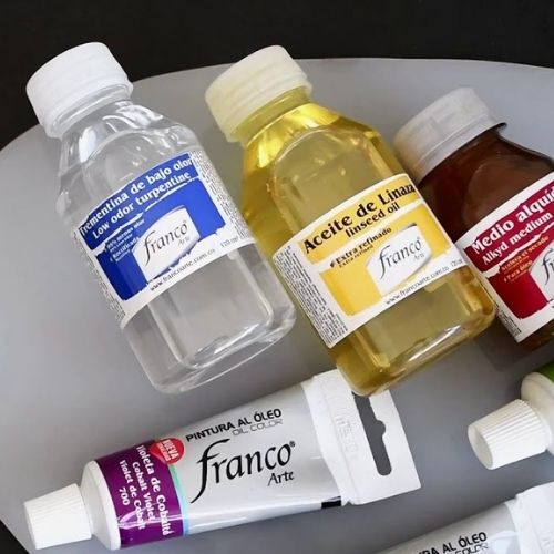 Aceite De Linaza Franco Arte En Todos Los Tamanos Junto A Las Pinturas