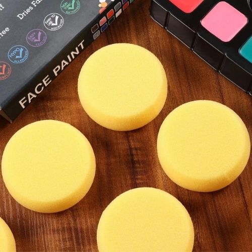 Esponjas Para Pintar Mediana Amarilla Sobre Madera