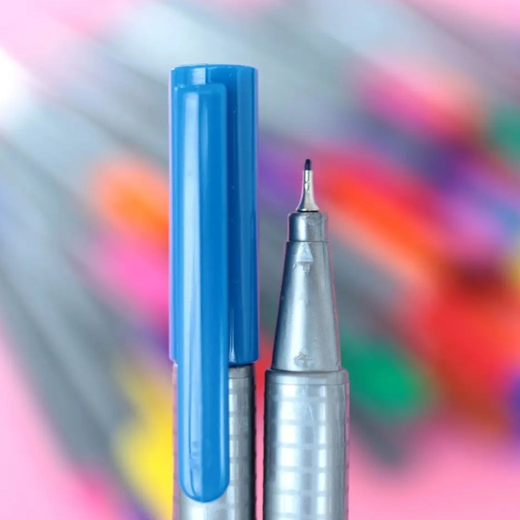 Estuche Metálico x50 Micropuntas Staedtler Triplus Fineliner Brilliant Colours| Punta Superfina 0.3 mm