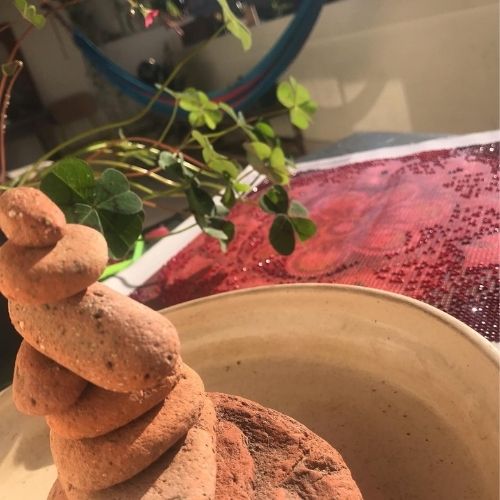Mandalas De Bisuteria Para Trabajar Emociones Mandala Rojo Con Estatua