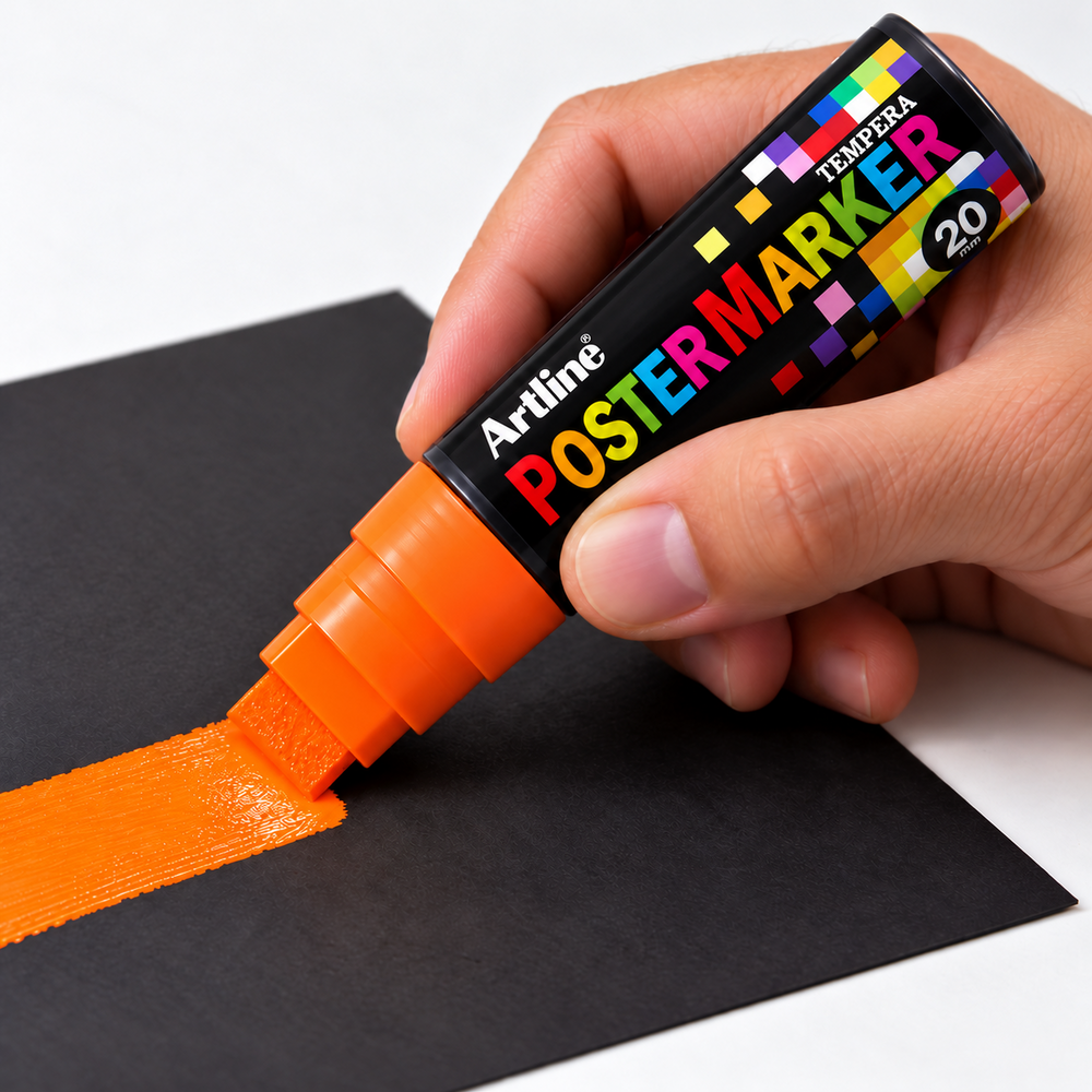 Imagen referencial de uso generada con IA de un marcador Artline Poster Marker EPP-20 naranja fluorescente de 20 mm.