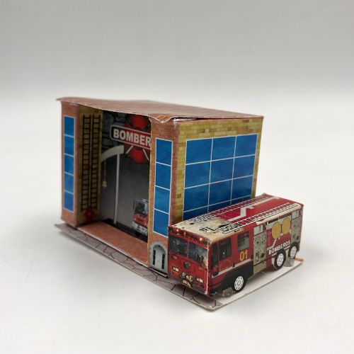 Estacion bomberos con camion para maqueta