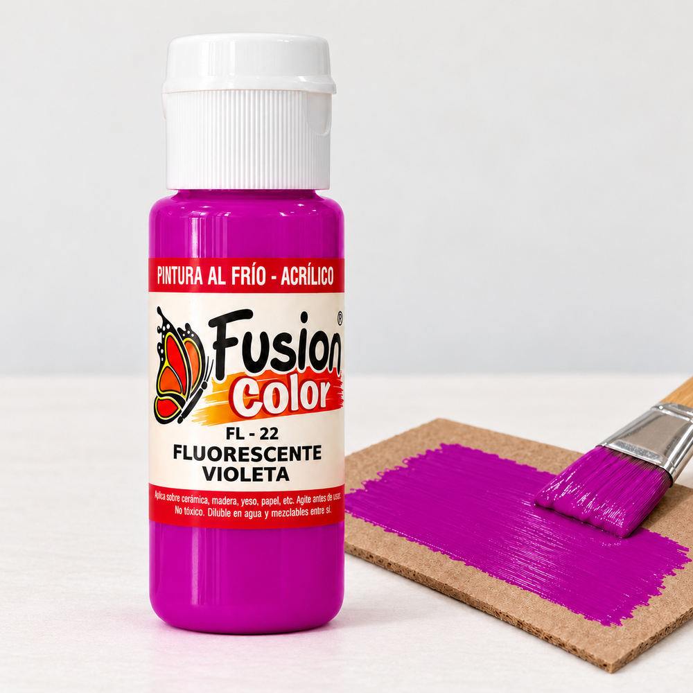Imagen referencial: Pintura acrílica fluorescente Fusion Color violeta 60 cc, ejemplo de uso sobre cartón