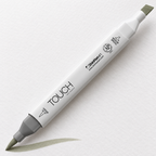 Imagen referencial de uso ShinHan TOUCH TWIN BRUSH GY232 GRAYISH GREEN PALE, cuerpo blanco y doble punta pincel y cincel. Presentación por unidad.
